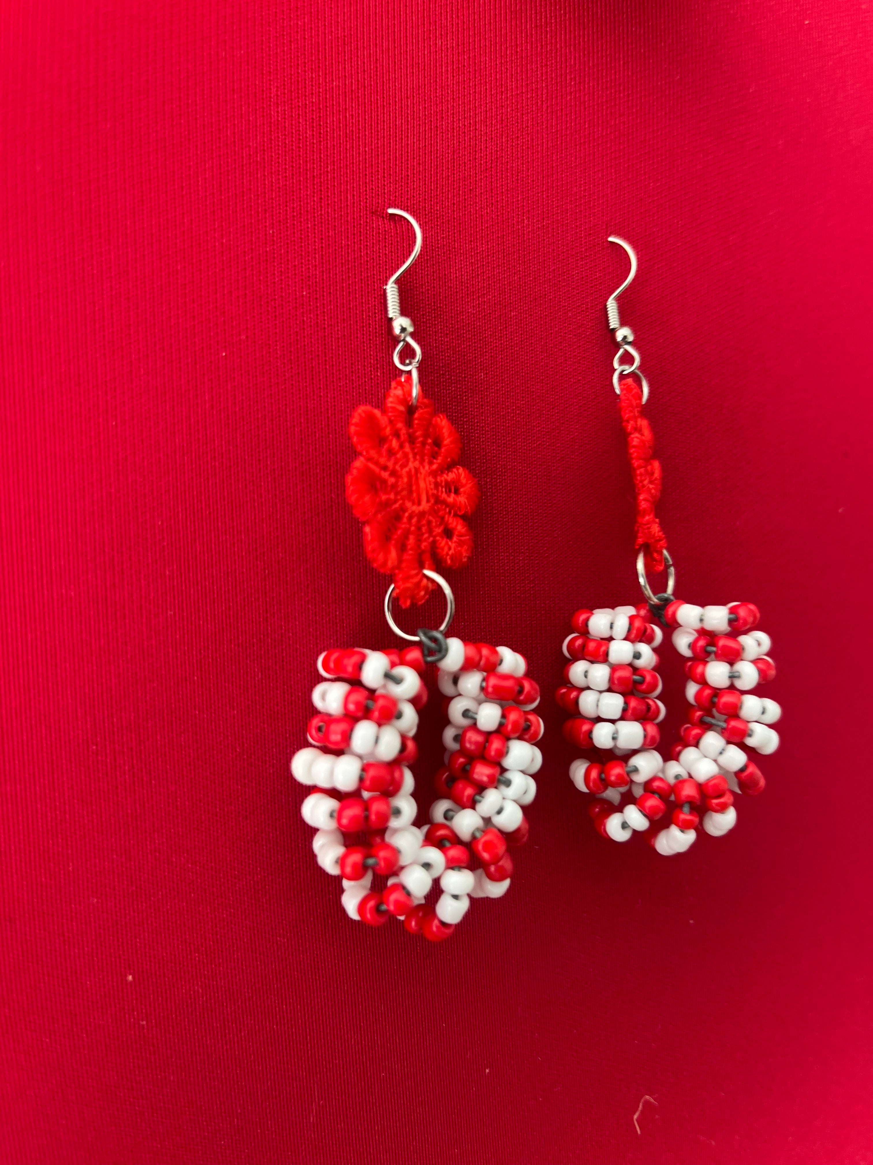 Spiral Beads in Read and White with Flower Accent - R160.00